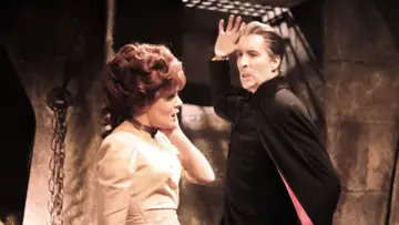 Задник до фильму"Dracula Has Risen from the Grave" #406312
