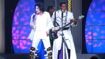 Задник до фильму"Michael Jackson: 30th Anniversary Celebration" #399712