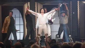 Задник до фильму"Michael Jackson: 30th Anniversary Celebration" #399713