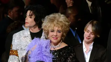 Задник до фильму"Michael Jackson: 30th Anniversary Celebration" #399717