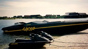 Задник до фильму"Thunder in Paradise" #1038599