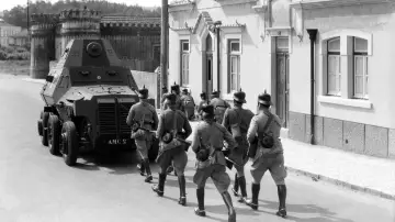 Задник до фильму"A Revolução de Maio" #1181702