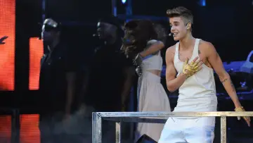 Задник до фильму"Justin Bieber
