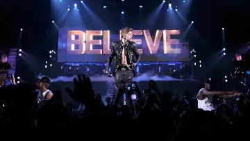 Задник до фильму"Justin Bieber