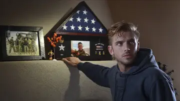 Задник до фильму"Гість" #273395
