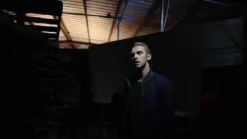 Задник до фильму"Гість" #851238