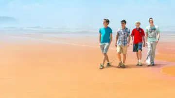 Задник до фильму"The Inbetweeners 2" #299264