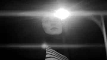 Задник до фильму"A Girl Walks Home Alone at Night" #994607