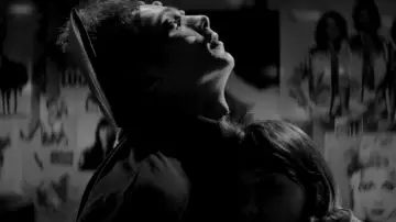 Задник до фильму"A Girl Walks Home Alone at Night" #994610