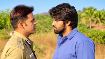 Задник до фільму "புறம்போக்கு என்கிற பொதுவுடமை" #1907326