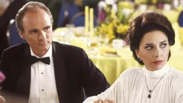 Задник до фильму"Leona Helmsley: The Queen of Mean" #401092