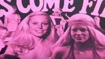 Задник до фильму"Girls Come First" #974095