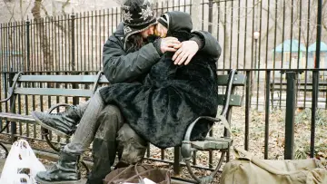 Задник до фильму"Heaven Knows What" #423241