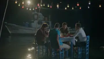 Arkadaşlar Arasında постер