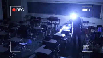 Задник до фільму "Classroom 6" #498687