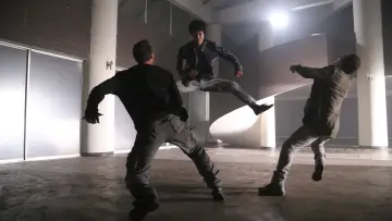 Задник до фільму "Tekken 2: Kazuya
