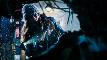 Задник до фільму "Harbinger Down" #470680