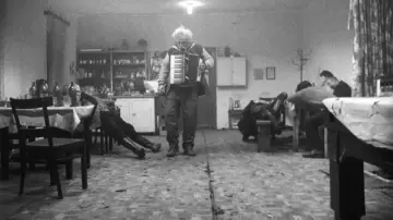 Задник до фильму"Сатантанго" #1011114