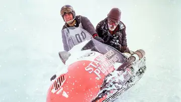 Задник до фильму"Snowball Express" #695554