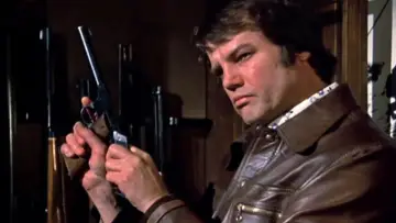 Задник до фильму"Mitchell" #449749