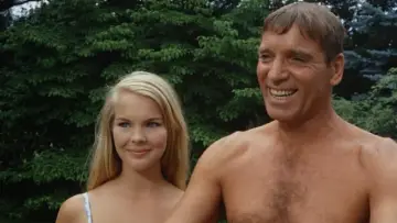 Задник до фильму"The Swimmer" #392989