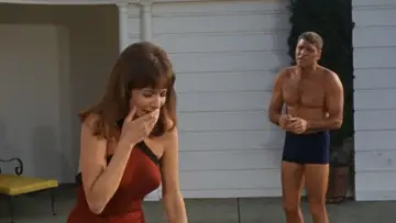 Задник до фильму"The Swimmer" #392995