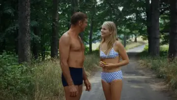 Задник до фильму"The Swimmer" #393000