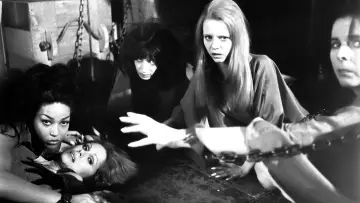 Задник до фильму"The Satanic Rites of Dracula" #407048