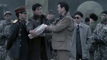 Задник до фильму"007: Помри, але не зараз" #602428