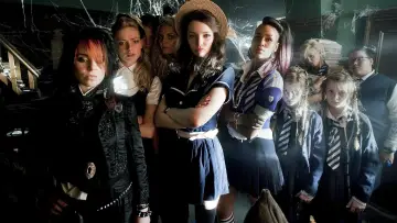 Задник до фильму"St Trinian