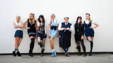 Задник до фильму"St Trinian