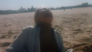 Задник до фильму"Blood Beach" #462588