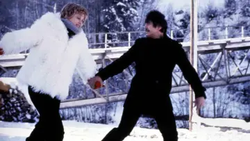 Задник до фильму"Love and Bullets" #1073071