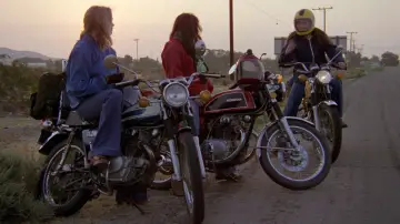Задник до фільму "Cycle Vixens" #1522173
