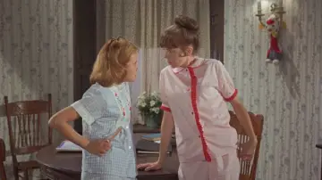 Задник до фильму"The Trouble with Angels" #1062499