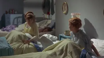 Задник до фильму"The Trouble with Angels" #1062519