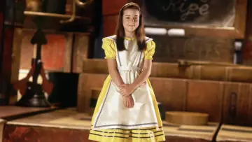 Задник до фильму"Alice in Wonderland" #999531