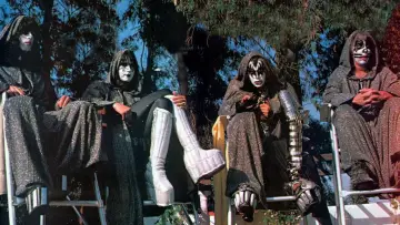 Задник до фільму "KISS Meets the Phantom of the Park" #709450