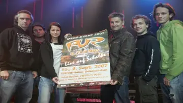 Задник до фильму"Pur & Friends: Live auf Schalke 2007" #1157216