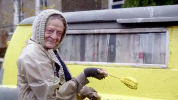 Задник до фильму"The Lady in the Van" #289048