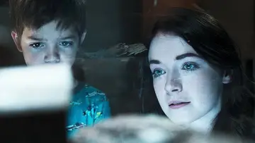 Задник до фильму"Emelie" #405468