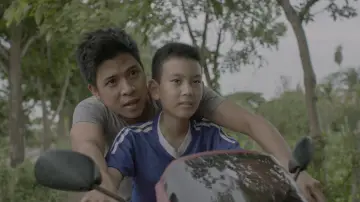 Задник до фільму "พี่ชาย My Hero" #1894577