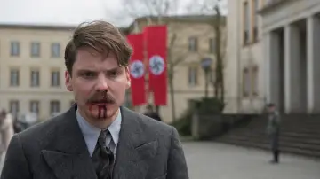 Задник до фильму"Alone in Berlin" #268359