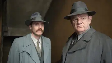 Задник до фильму"Alone in Berlin" #995861