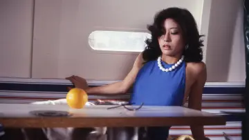 Задник до фильму"妻たちの性体験　夫の眼の前で、今..." #943535