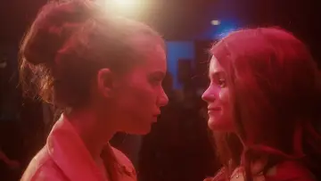 Задник до фильму"First Girl I Loved" #361100
