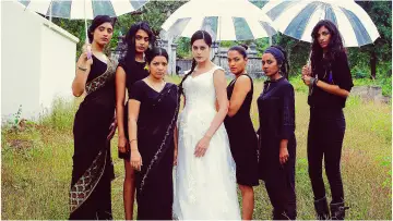 Задник до фильму"Angry Indian Goddesses" #1146474