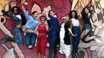 Задник до фильму"Angry Indian Goddesses" #1146479