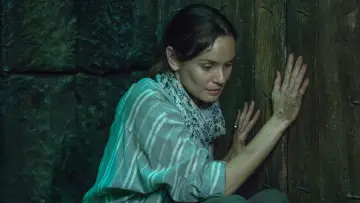 Задник до фильму"По той бік дверей" #403892