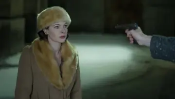 Задник до фильму"Despite the Falling Snow" #1044497